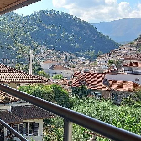 Guest House Bumbli Berat Exterior foto
