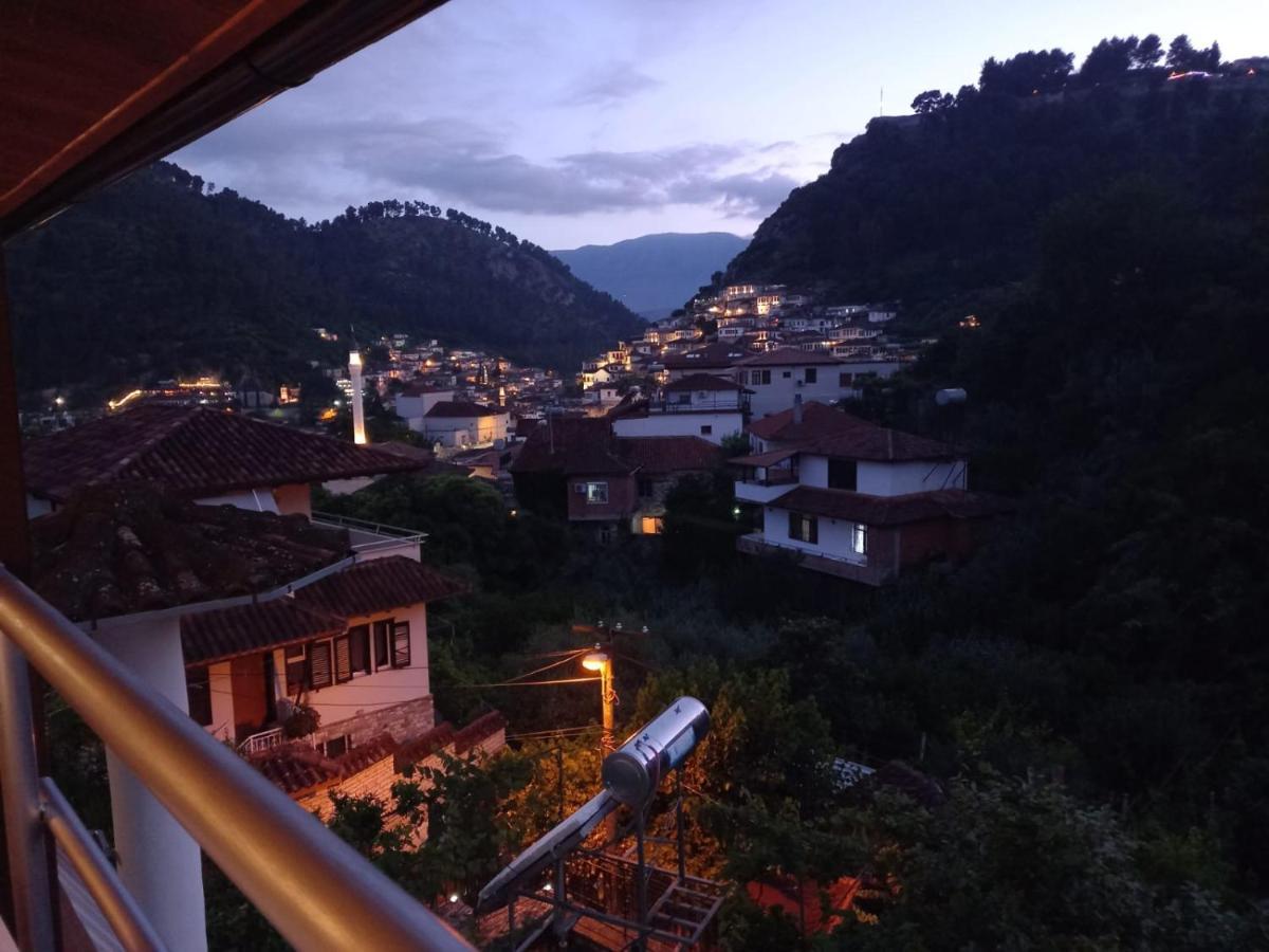 Guest House Bumbli Berat Exterior foto