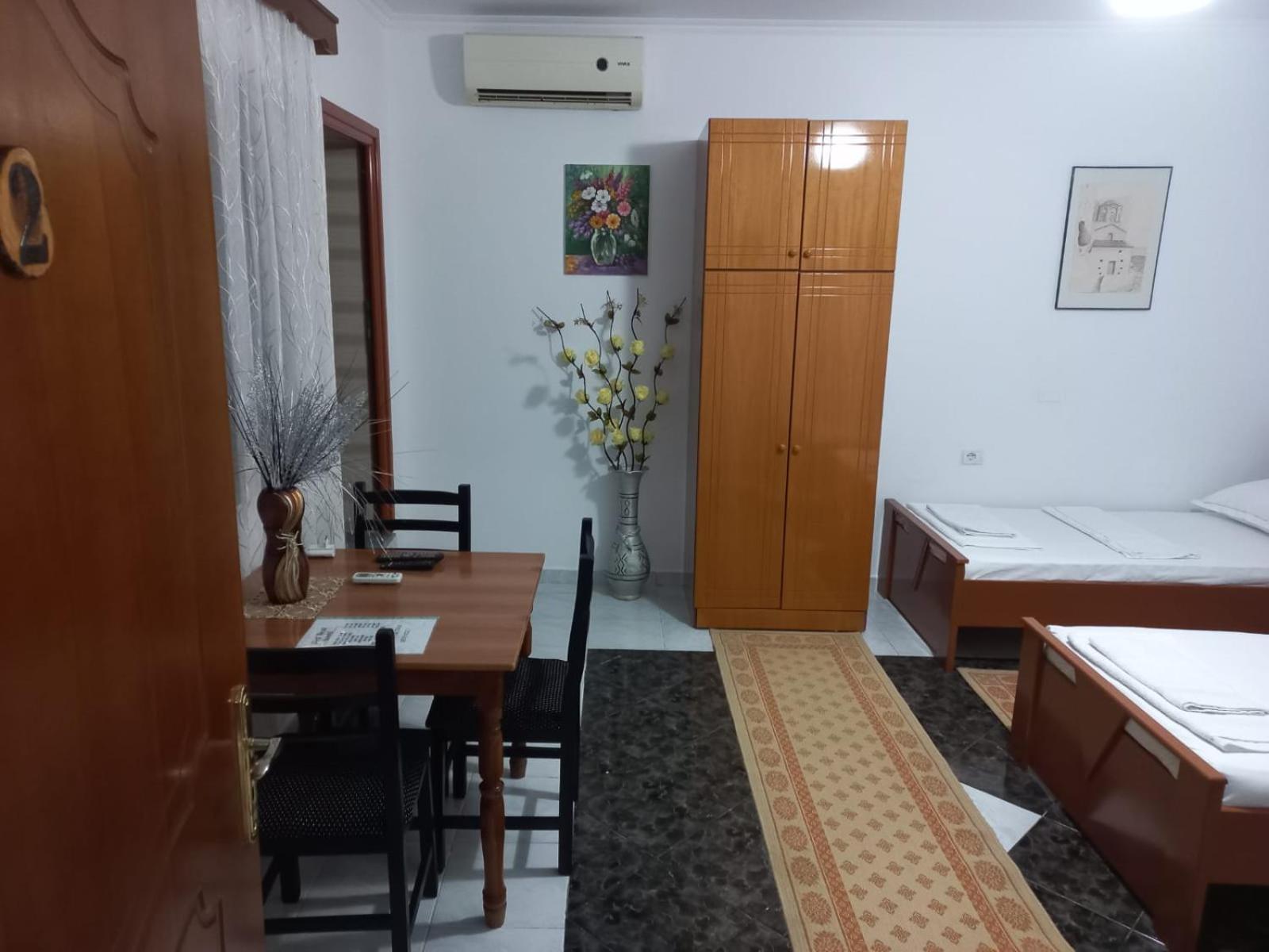 Guest House Bumbli Berat Zimmer foto