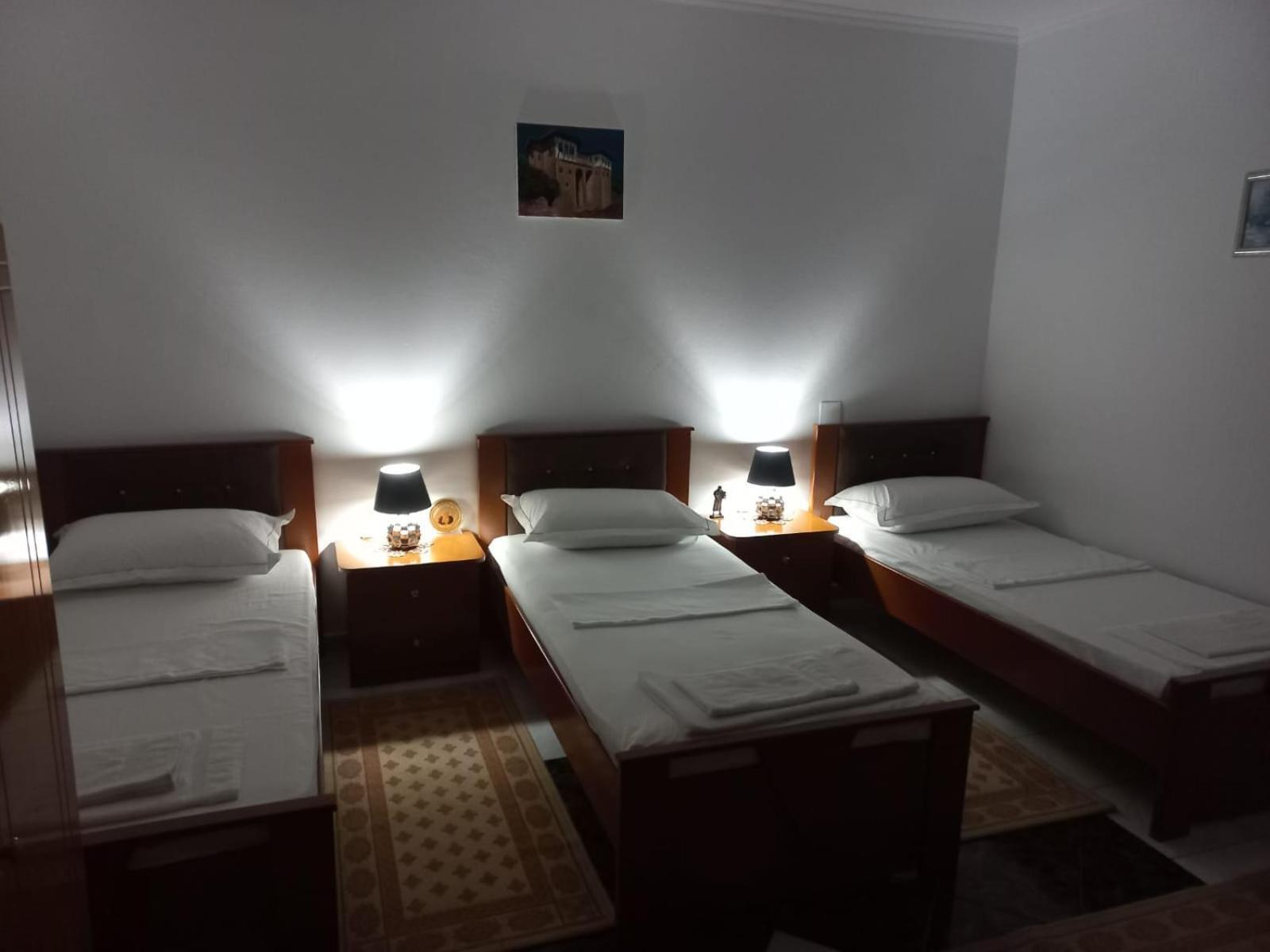 Guest House Bumbli Berat Zimmer foto